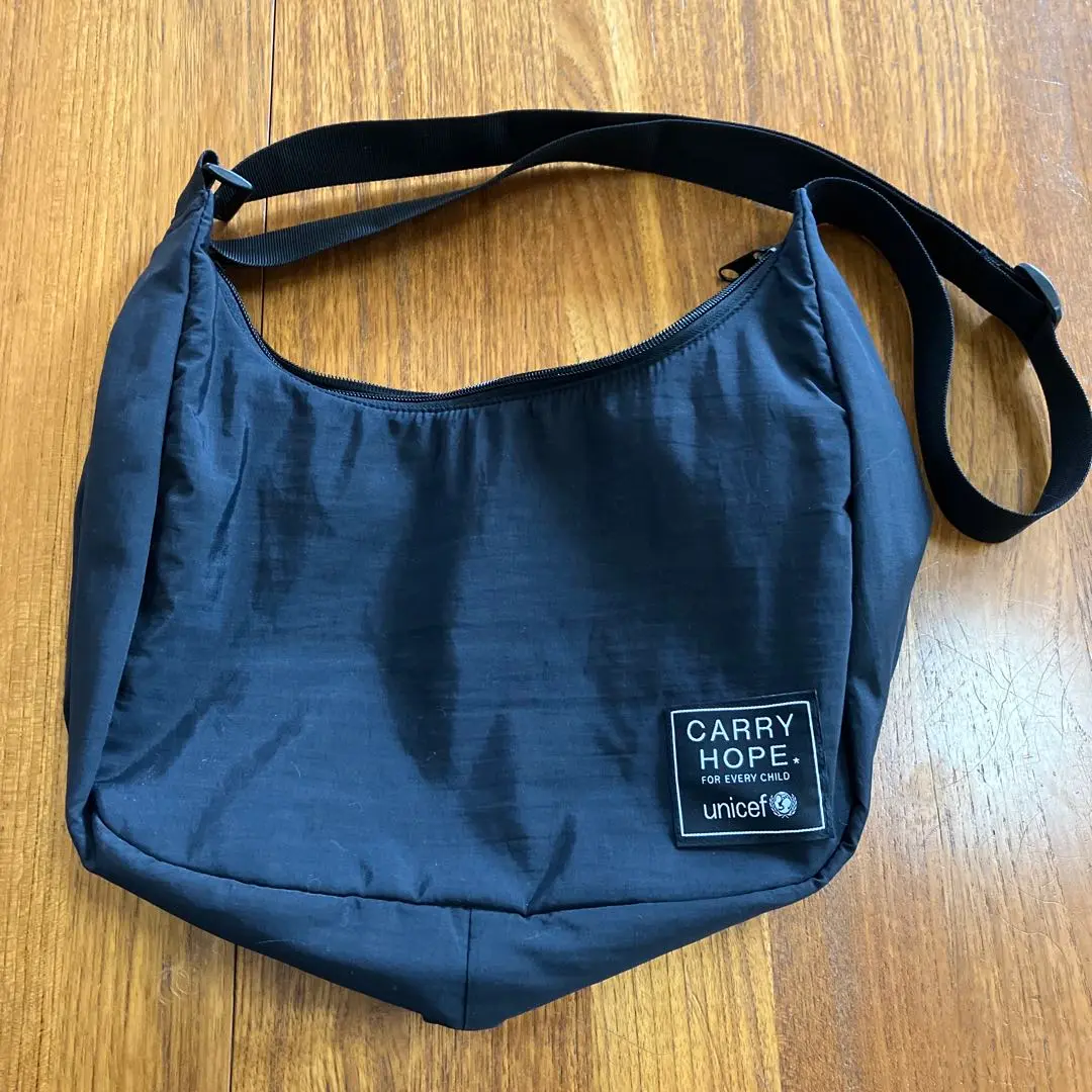 新品未使用品 ユニセフボディーバッグ 新品 UNICEF ユニセフ ボディバッグ - メルカリ