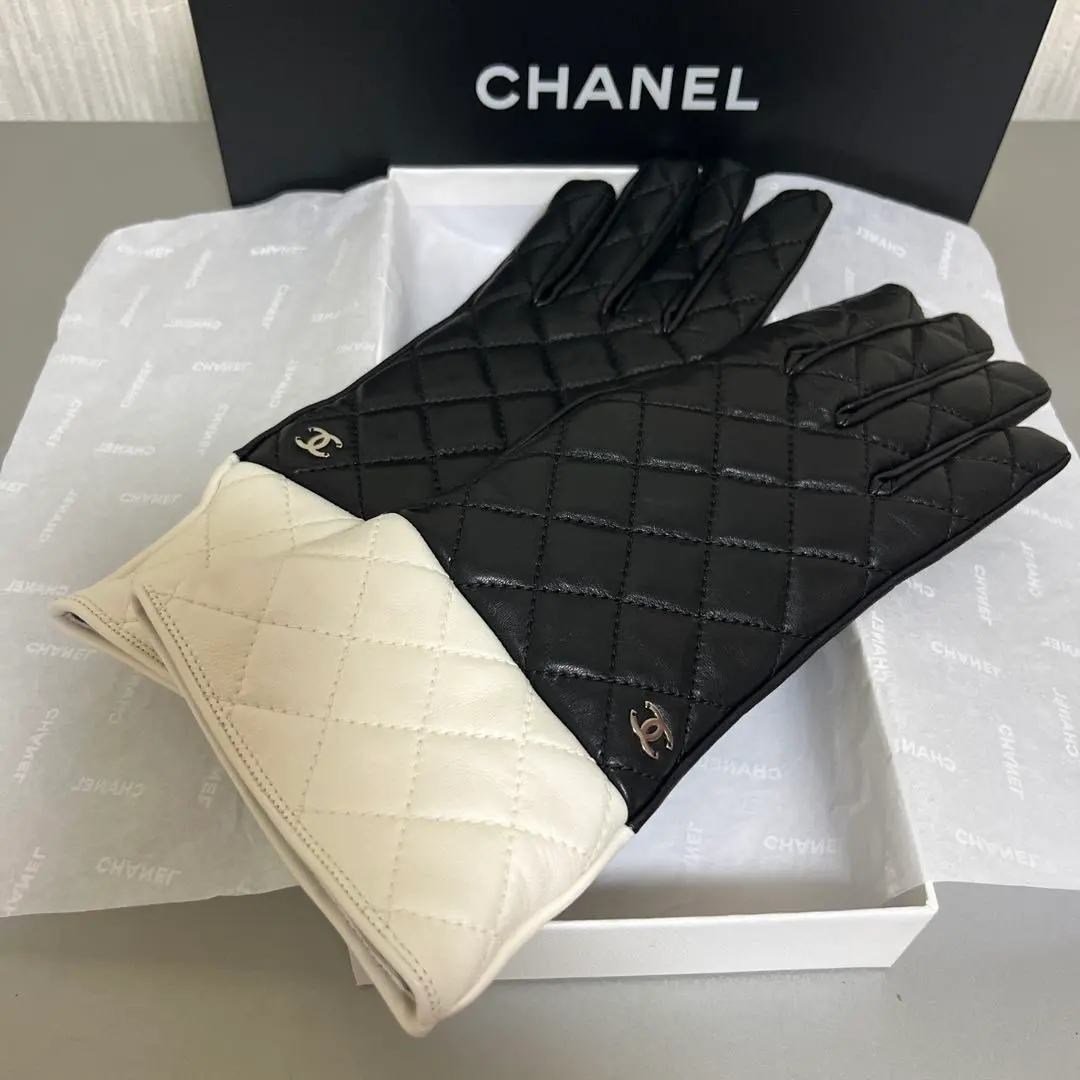 Thumbnail of Rare CHANEL gloves with Coco mark