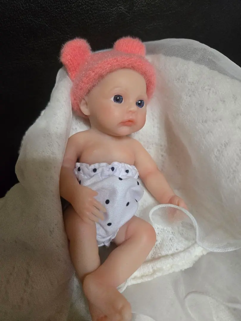 矽膠重生娃娃 的縮圖