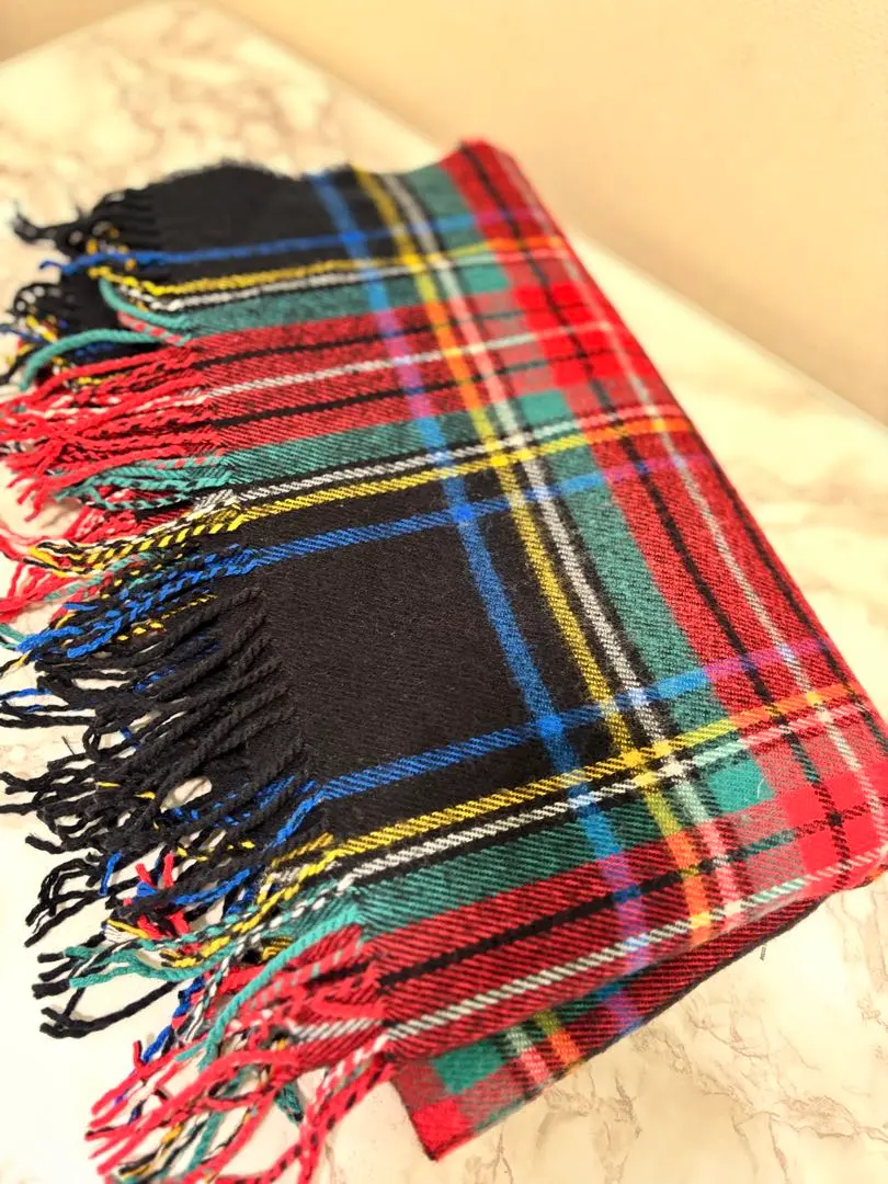 Thumbnail of Checkered large-size stole with fringe