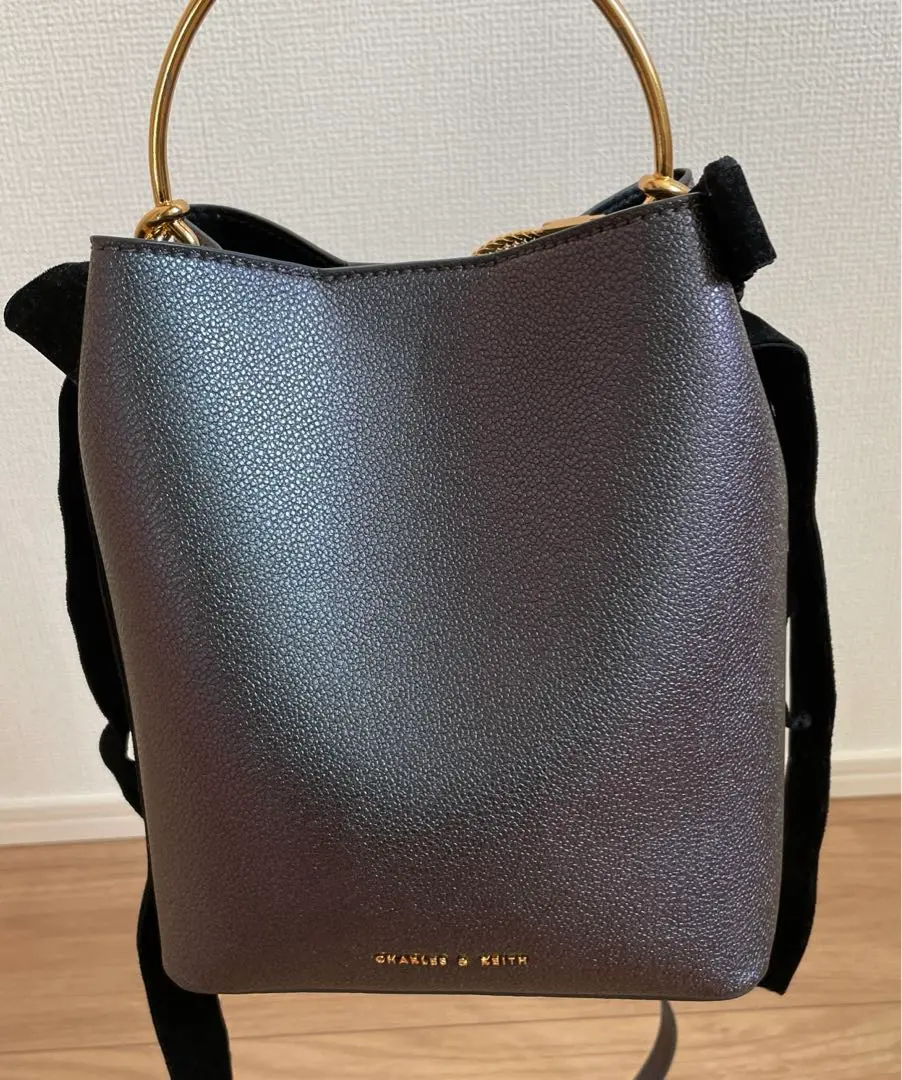 Charles & keith ベロアリボンドット シ ヨルダーバッグ新品未使用 2025年最新】charles & keith バッグ ベロアの人気アイテム