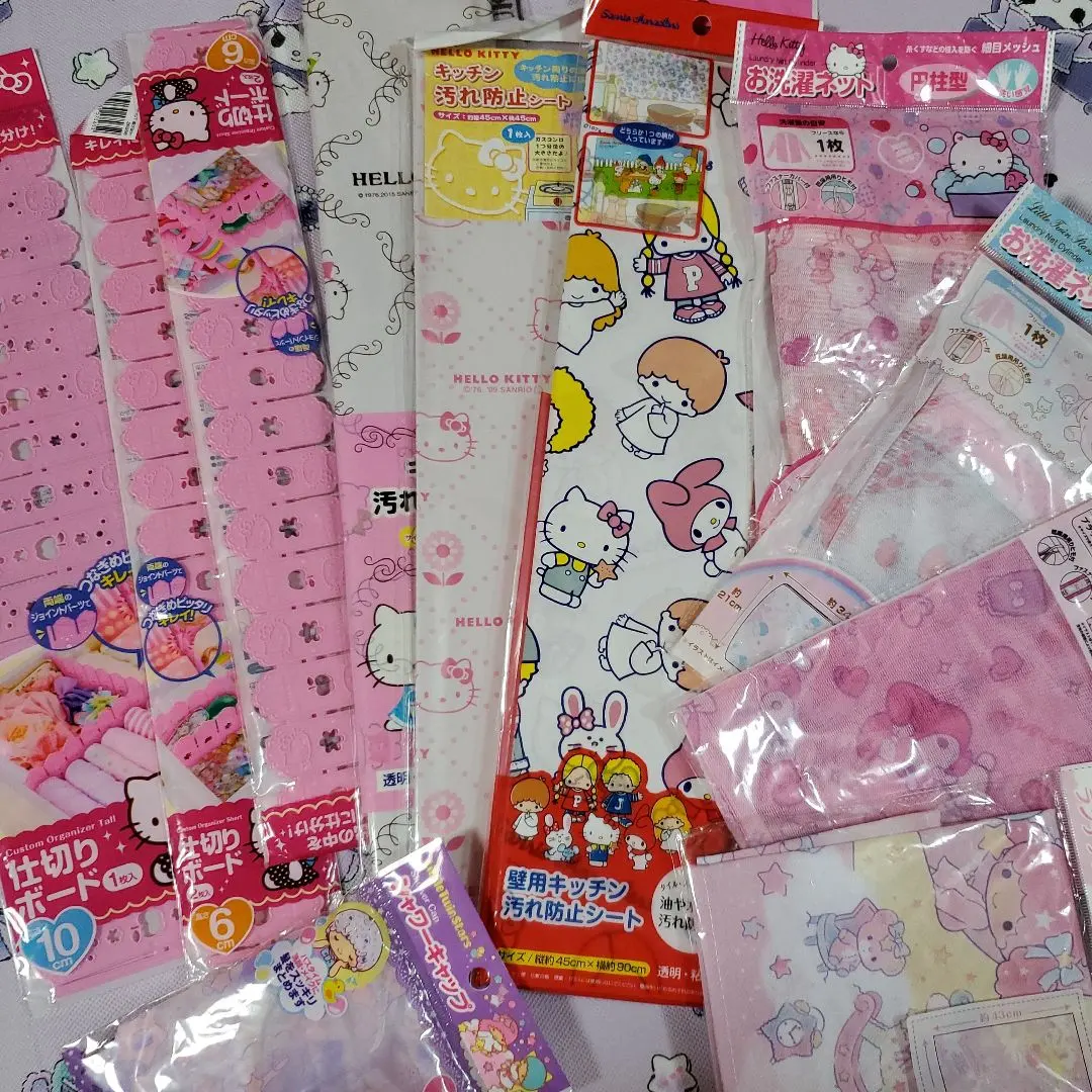 Thumbnail of Hello Kitty Sanrio Characters Goods Set
