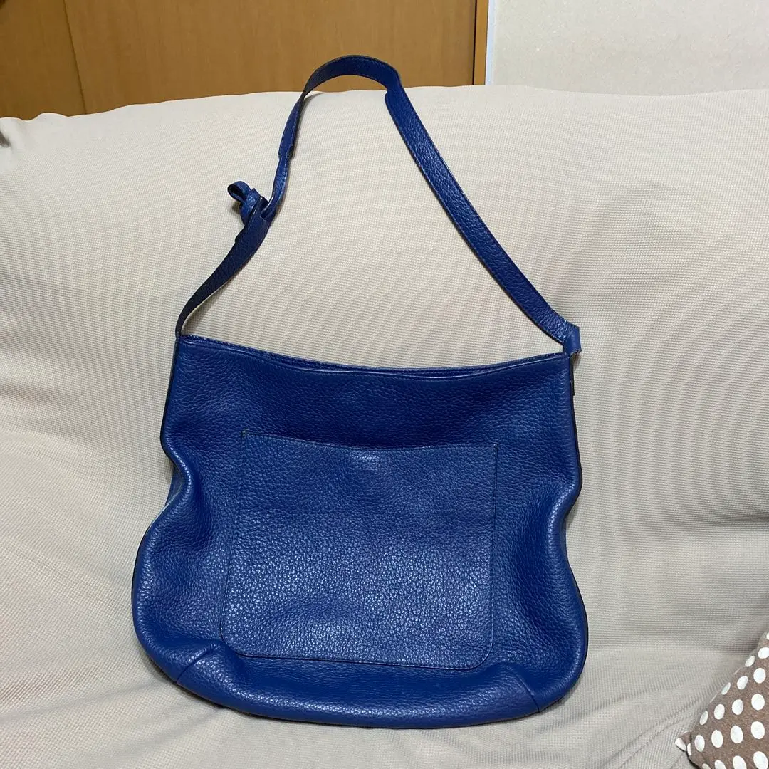 Thumbnail of shoulder bag