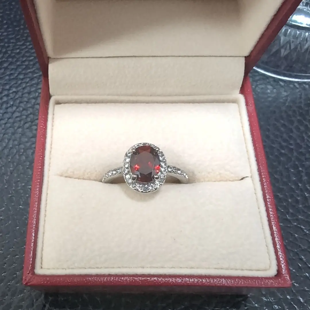 Thumbnail of Elegant red stone ring