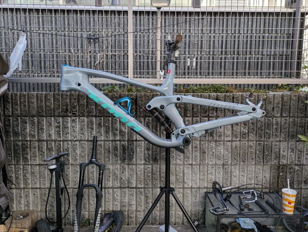 Flyxii カーボン 27.5 / 38 cm MTB フレーム Flyxii カーボン 27.5 / 38 cm MTB フレーム