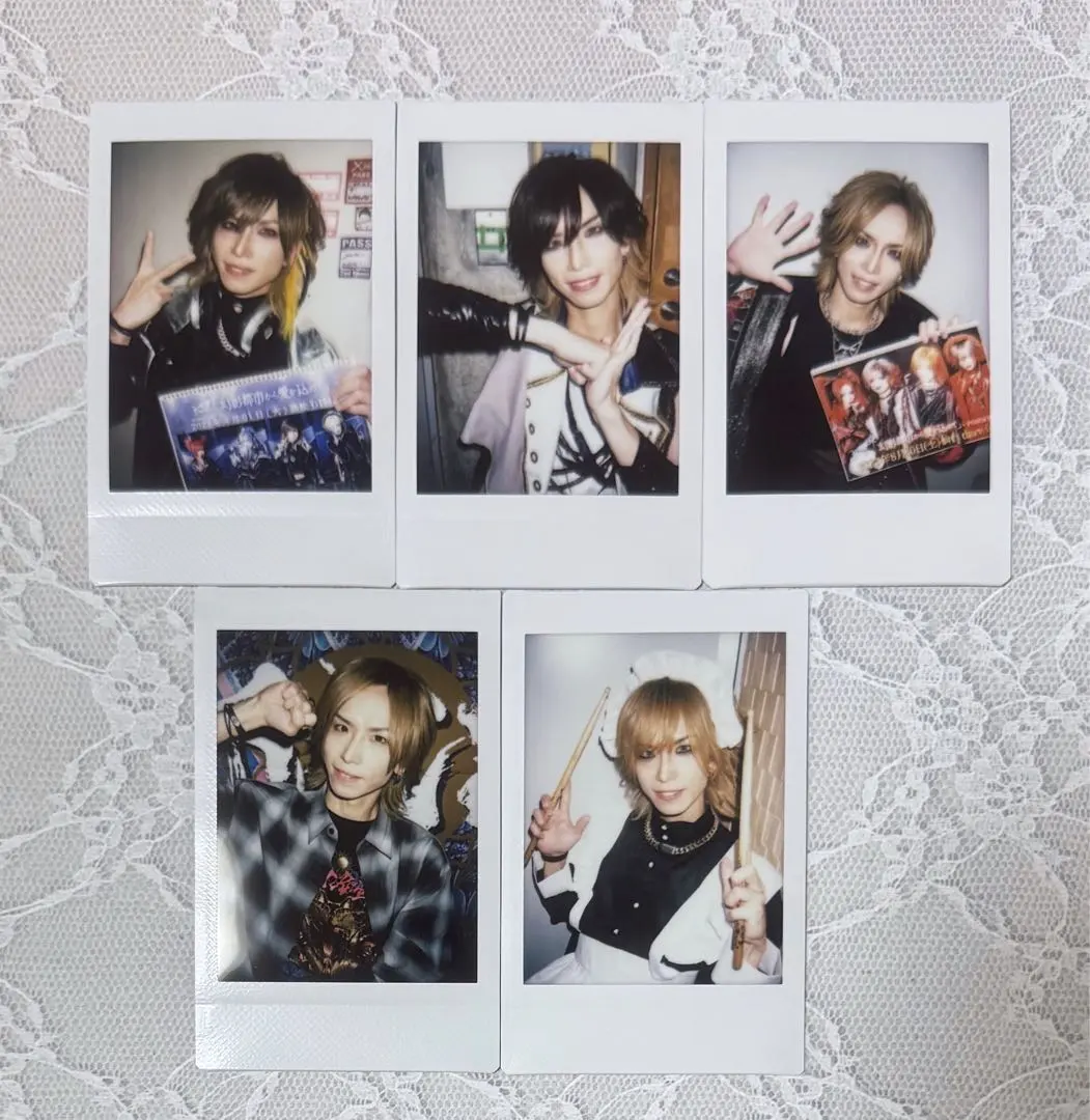 Thumbnail of Tomoya (Royz) Cheki (photo) 14