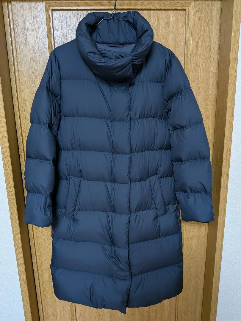 優衣庫 長款羽絨大衣 深藍色 女款M碼 的縮圖