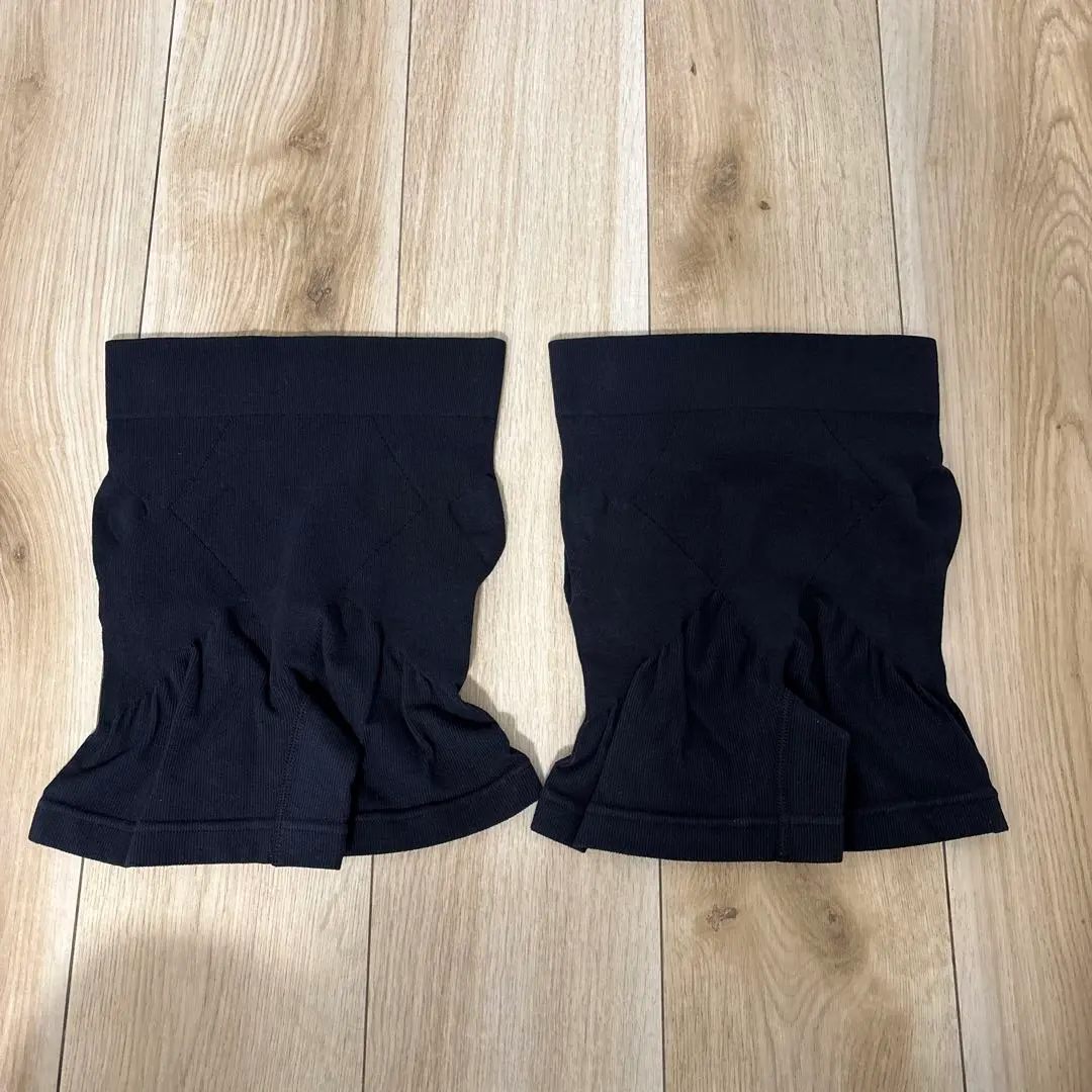 Thumbnail of Girdle, M-L, Set of 2