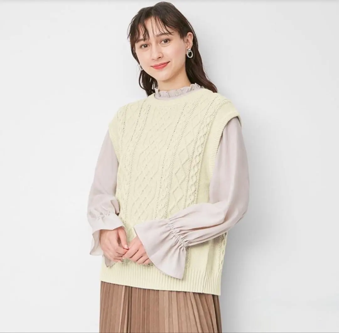 Thumbnail of GU Cable Knit Back Slit Knit Vest Ivory M High Quality, Versatile ◎