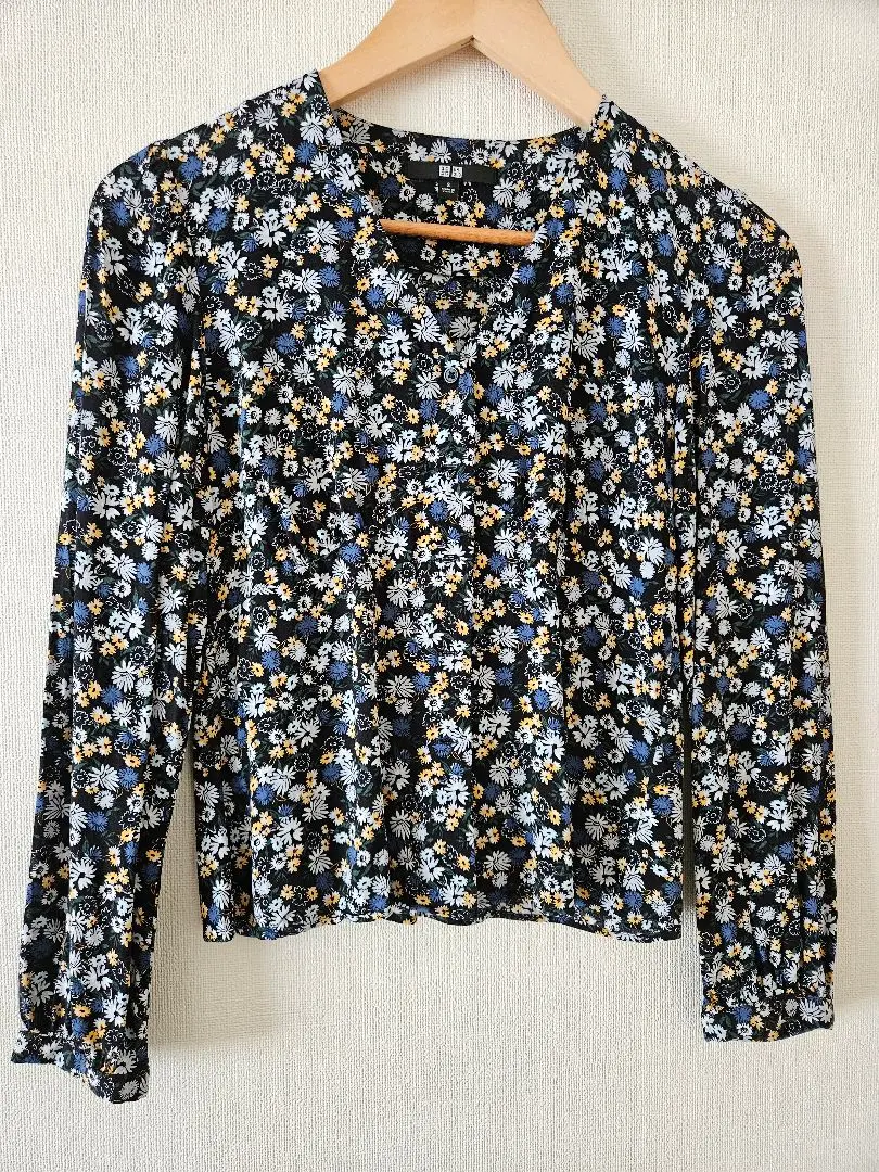 Thumbnail of UNIQLO Floral Long Sleeve Shirt, Size S