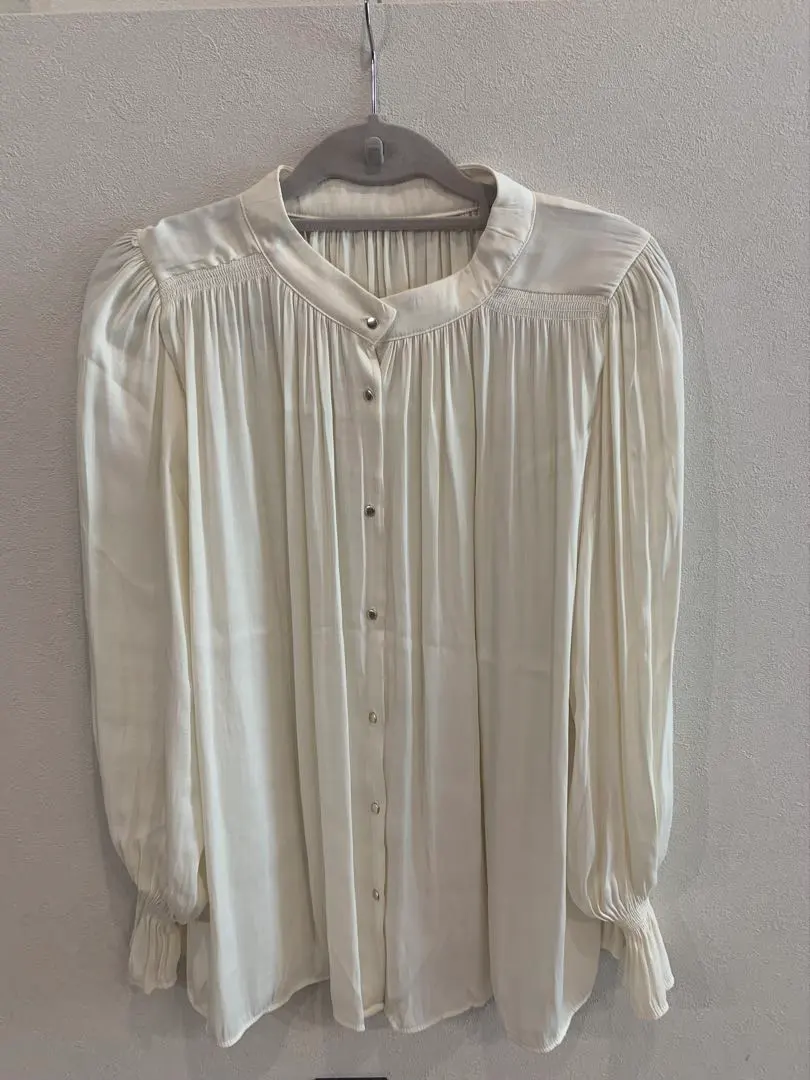 Thumbnail of VIS blouse, ivory