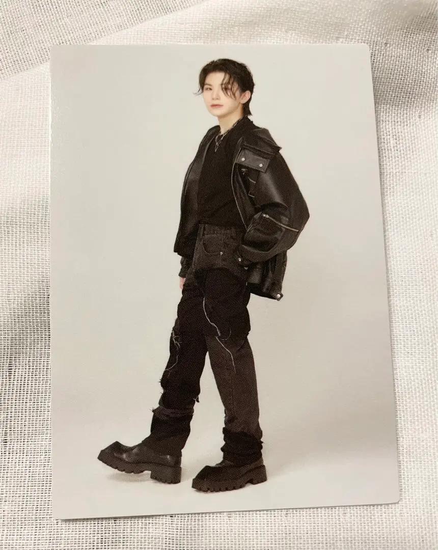 Thumbnail of SEVENTEEN Woozi FOLLOW Trading Card 85