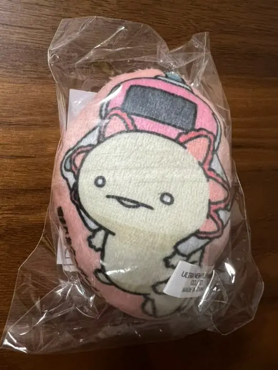新品　人生はウーパールーパー　ダイカットクッション【オムウーパールーパー】 新品 人生はウーパールーパー ダイカットクッション【オム