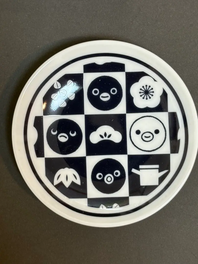 Suica ペンギン　角小皿　No.42 Suicaのペンギン 餃子皿 ｜ 交換商品一覧 ｜ JR東日本の