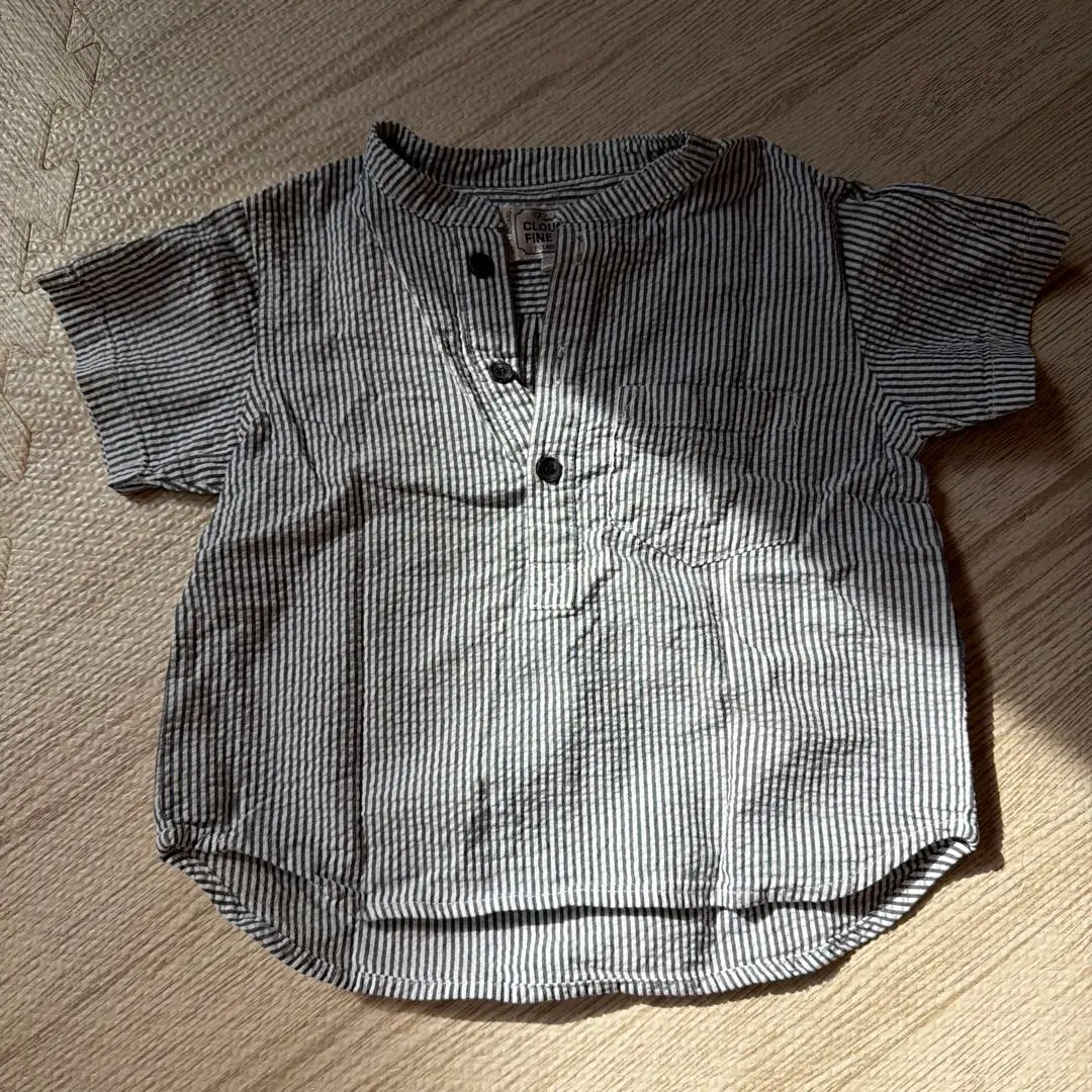 Thumbnail of Striped short-sleeved shirt with buttons