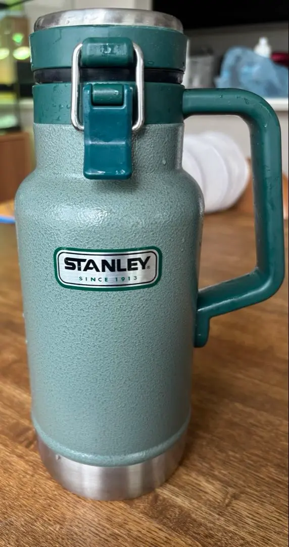 Stanley - STANLEYグロウラー　新品未使用（廃盤ロゴ） STANLEY スタンレーグロウラー 旧ロゴ 水筒 1.9リットル
