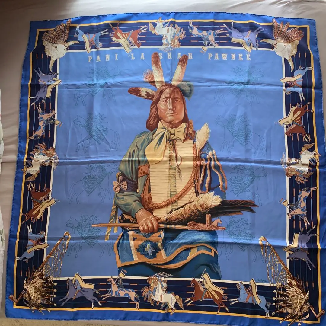 ☆未使用品☆HERMES プチカレ パウニー族の首長 スカーフ ミニ 絹 緑 HERMES - エルメス HERMES スカーフ カレ40 PANI LA SHAR PAWNEE