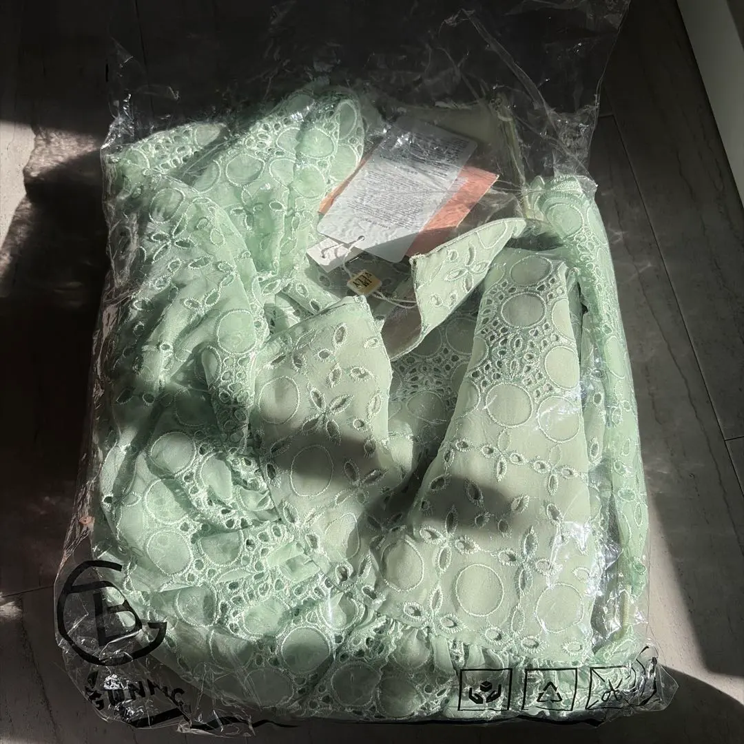 IM VELY Imvely 連衣裙 的縮圖