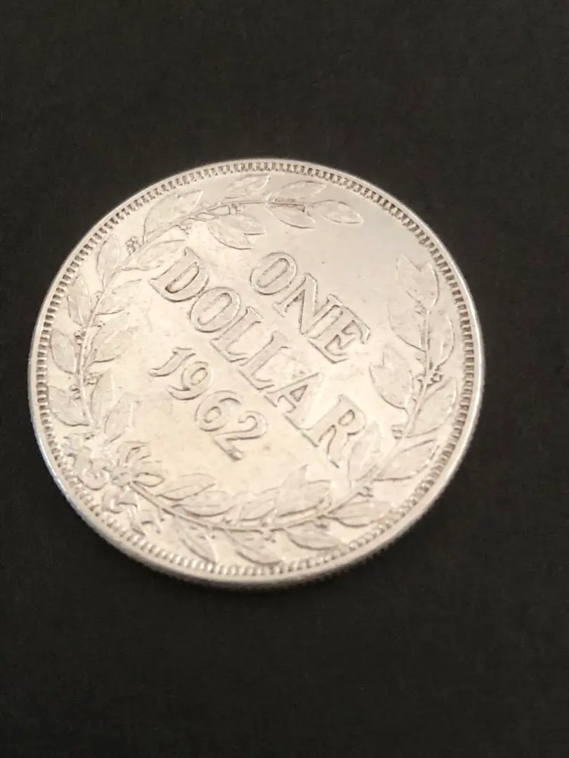 リベリア 1993年 銀貨風アイルトンセナ - メルカリ