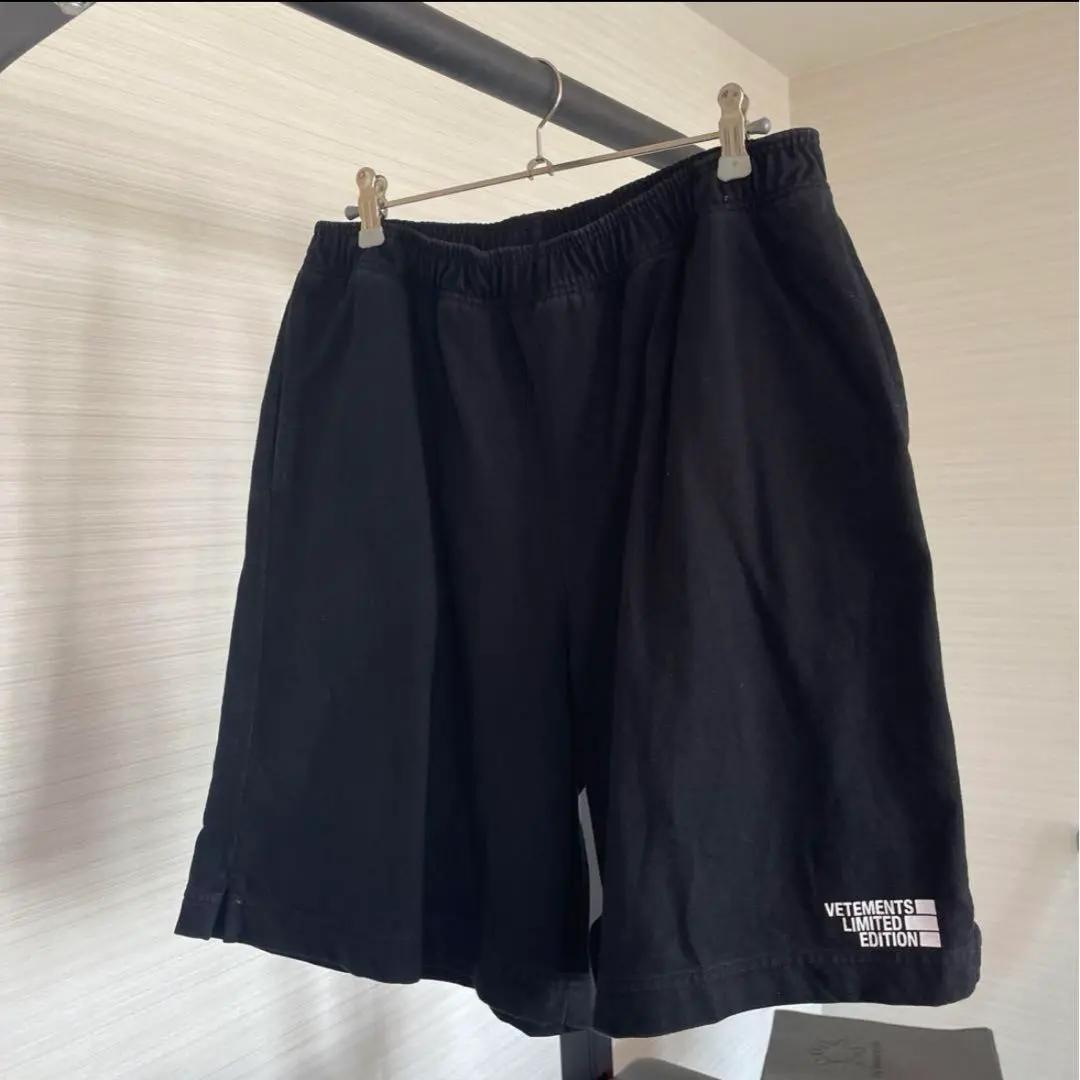 XS 新品 18AW VETEMENTS INSIDE OUT ショーツ XS 新品 18AW VETEMENTS INSIDE OUT ショーツ