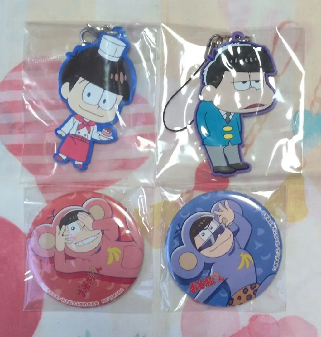Thumbnail of Osomatsu-san rubber straps and缶 badges, set of 4