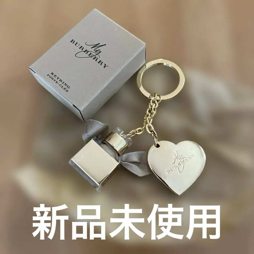 Burberry ハート型キーホルダー 2025年最新】バーバリー キーホルダー ハートの人気アイテム