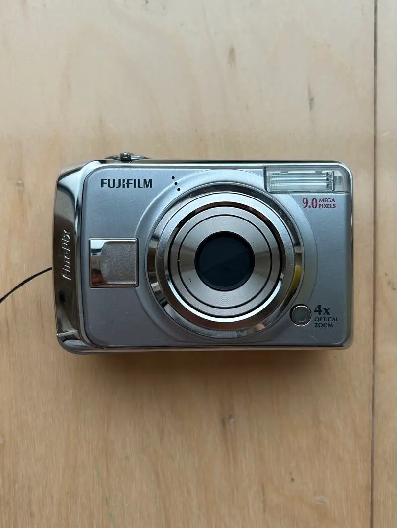 Thumbnail of Fujifilm Compact Digital Camera 9.0 Megapixels [Defective Item]
