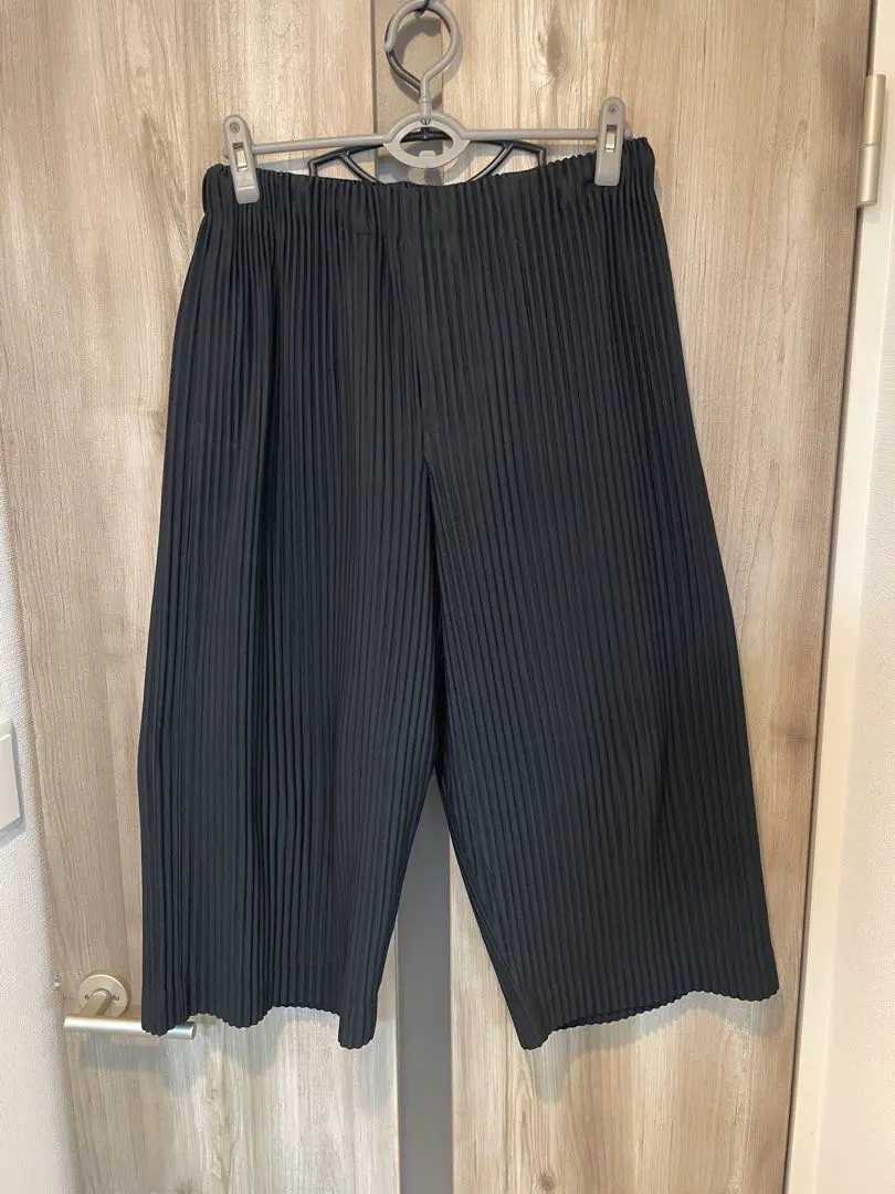 HOMME PLISSÉ ISSEY MIYAKE 短版 百褶褲 黑色 尺寸2 的縮圖