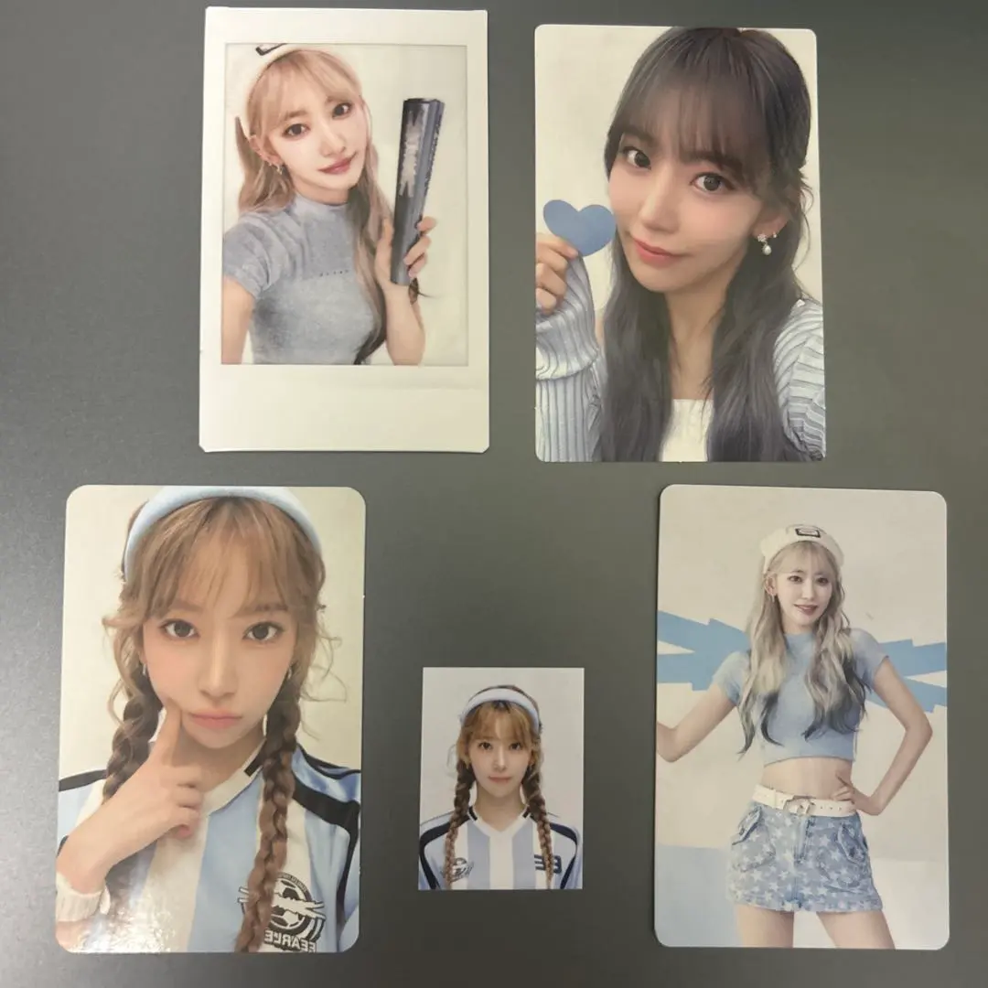 Thumbnail of LE SSERAFIM Sakura Cheki & Trading Card Set