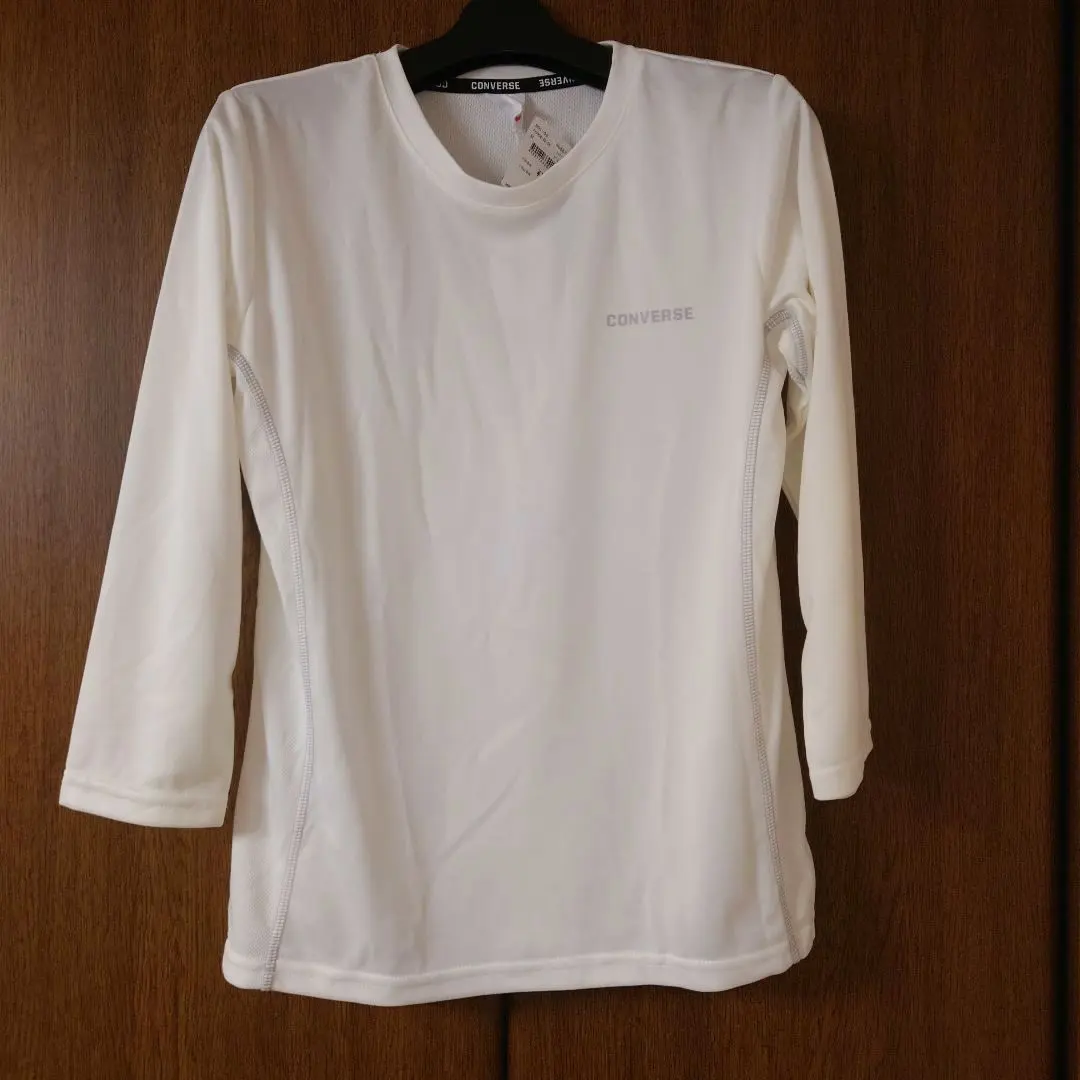 【全新未使用】Converse 女款運動服 (M 尺寸) 的縮圖