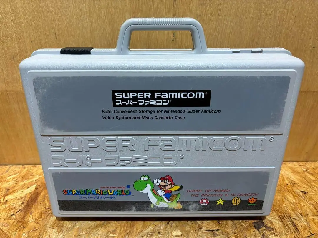 【希少】スーパーマリオワールド カセット収納ケース (30本収納可) 中古】スーパーファミコンハード スーパーマリオワールド 本体