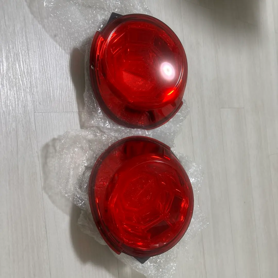 【1セット限定】　ダイハツ　キャスト　純正テールランプ　左右セット　新品未使用品 ダイハツ 純正 キャスト 《 LA260S 》 左テールランプ 81560