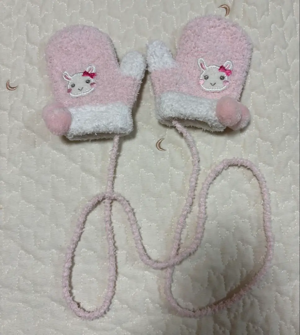 Thumbnail of Kura Kur, Gloves, Mittens, with String