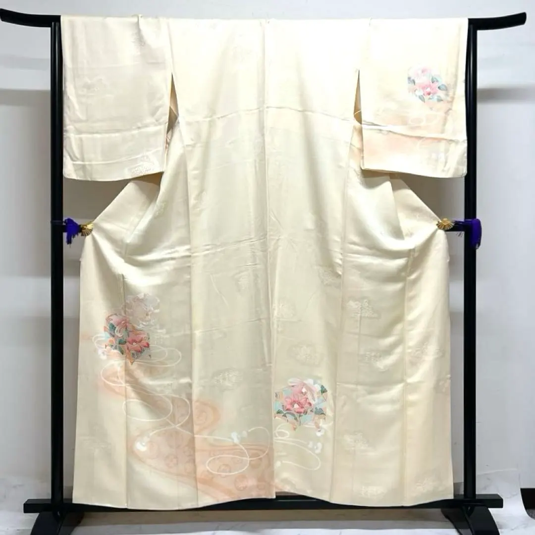 Thumbnail of Visiting Kimono, Silver Foil, Jeweled Box, Mizuhiki (decorative cord), Camellia, Sayagata Pattern, Kimono, 030k