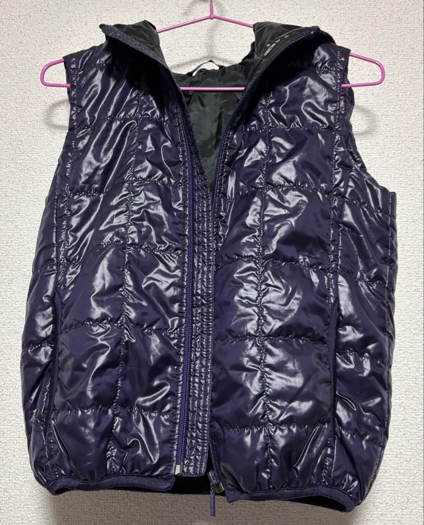 Thumbnail of UNIQLO hooded vest