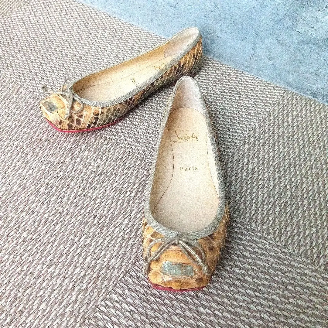 2025年最新】Christian Louboutin ソールヒール形：フラット