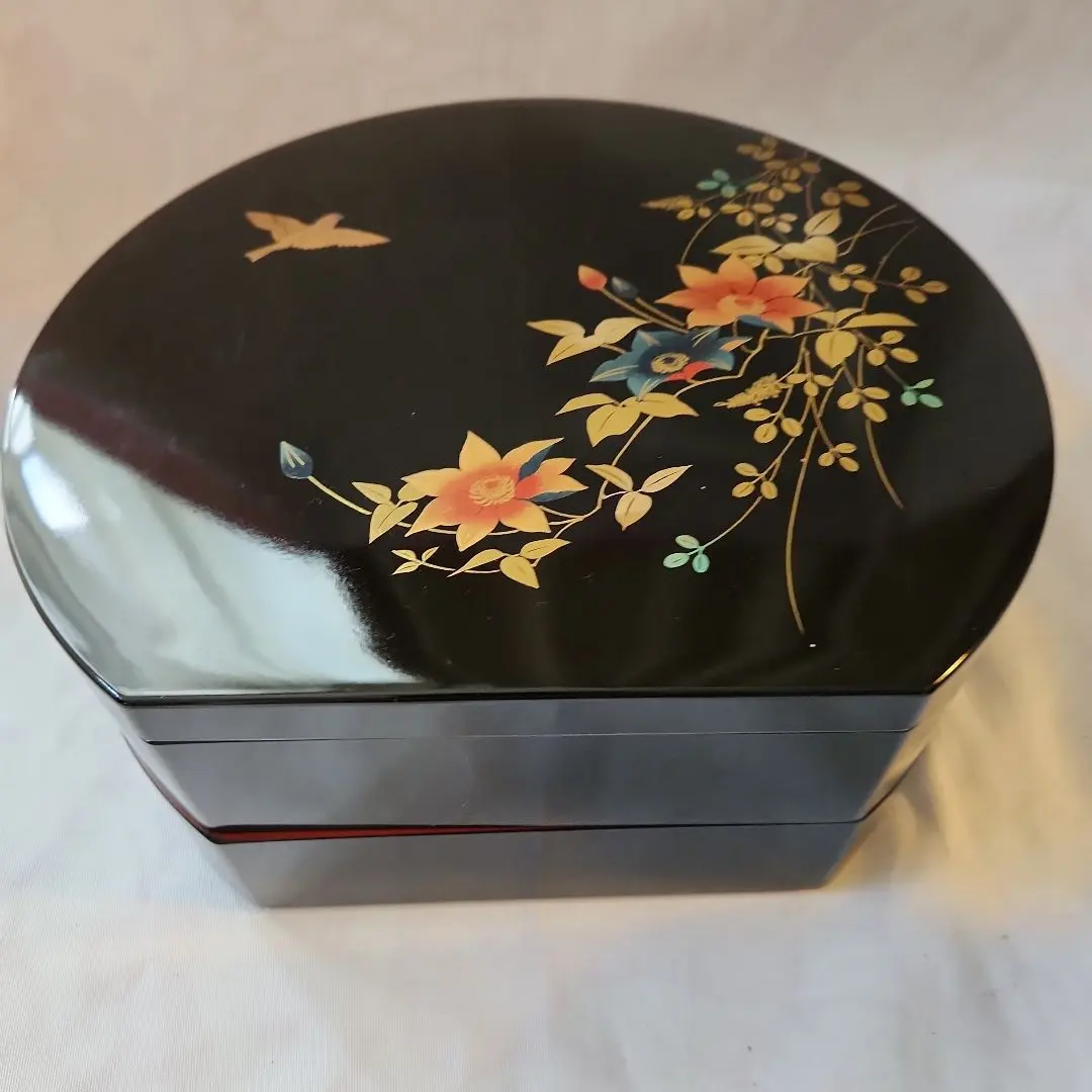 Thumbnail of A tiered food container (used for New Year's food, etc.)