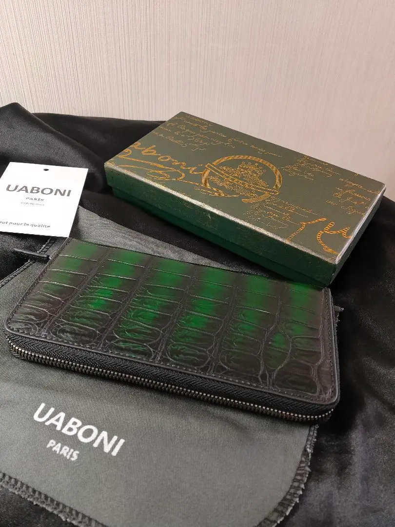 ディズニープリンセスのベビーグッズも大集合 美品】UABONI グリーンレザー長財布 長財布 小物