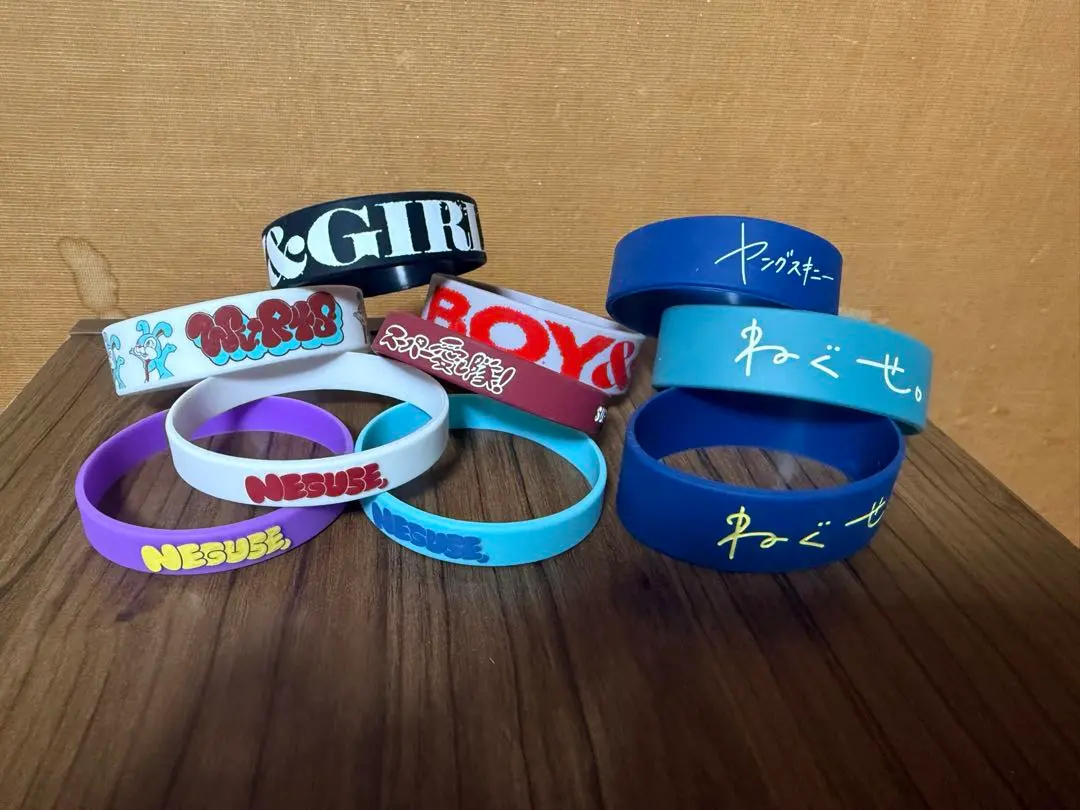 Thumbnail of Various rubber bands