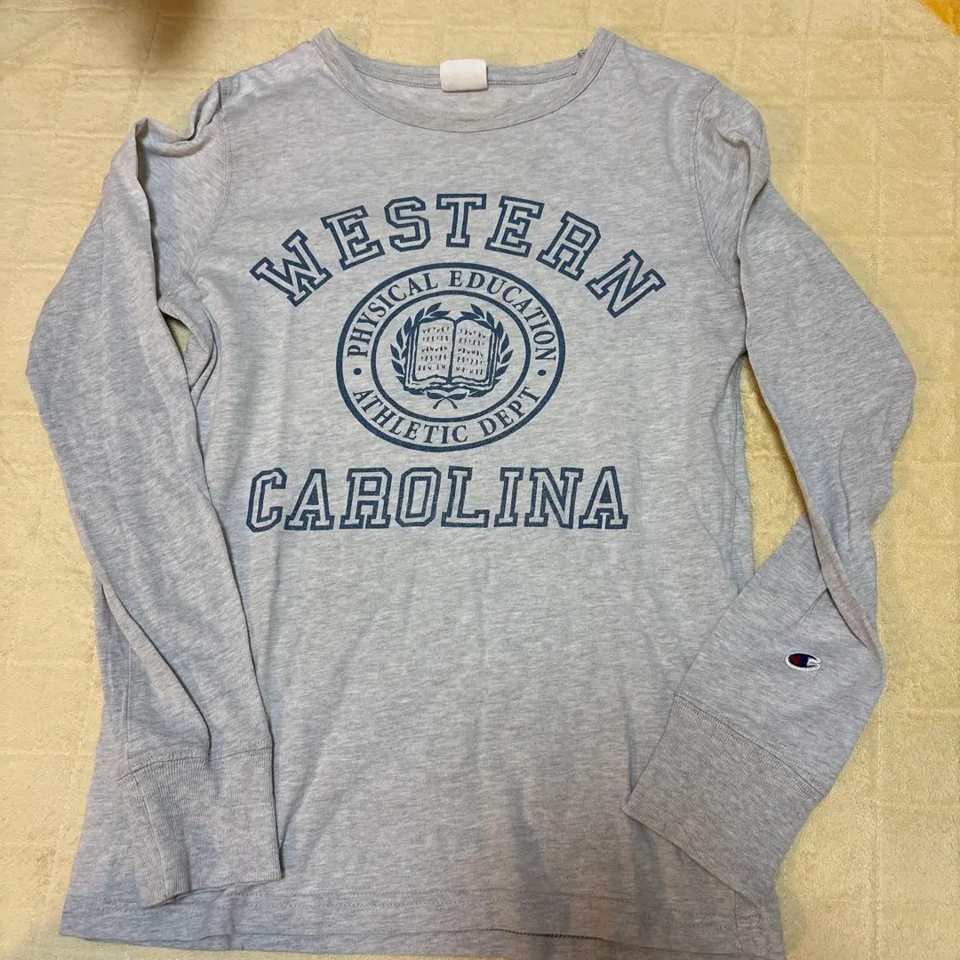 Thumbnail of Champion gray long-sleeved T-shirt! Cotton