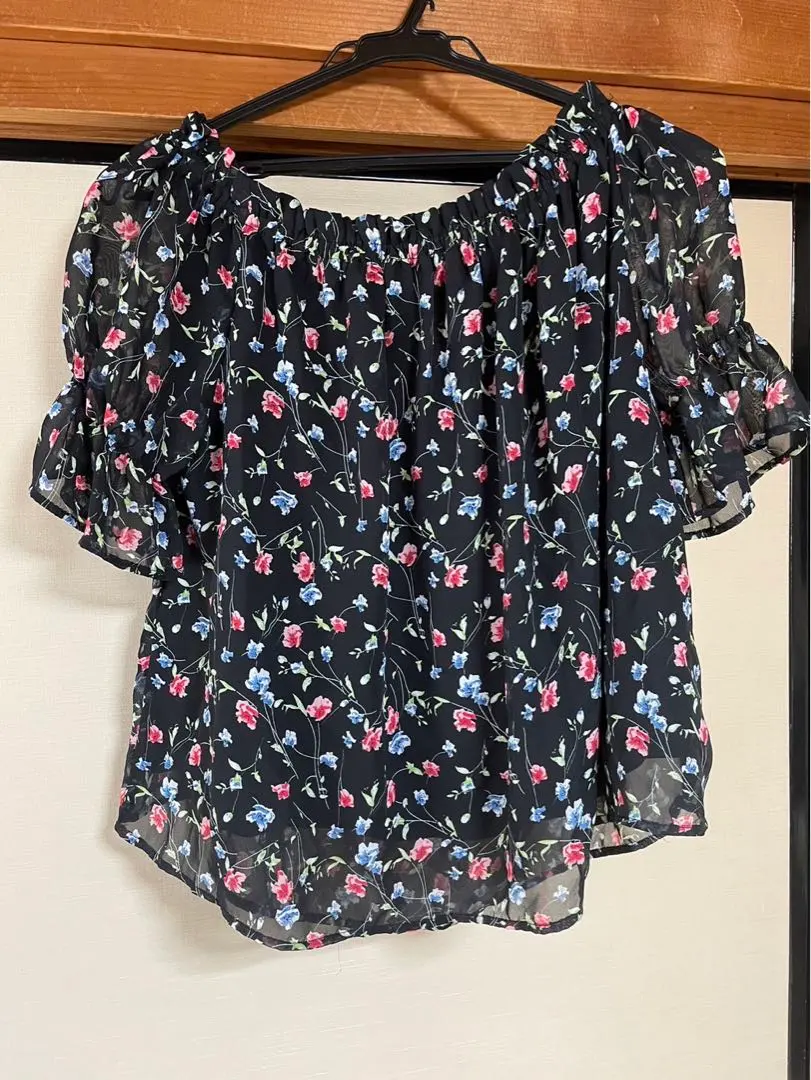 Thumbnail of INGNI tops