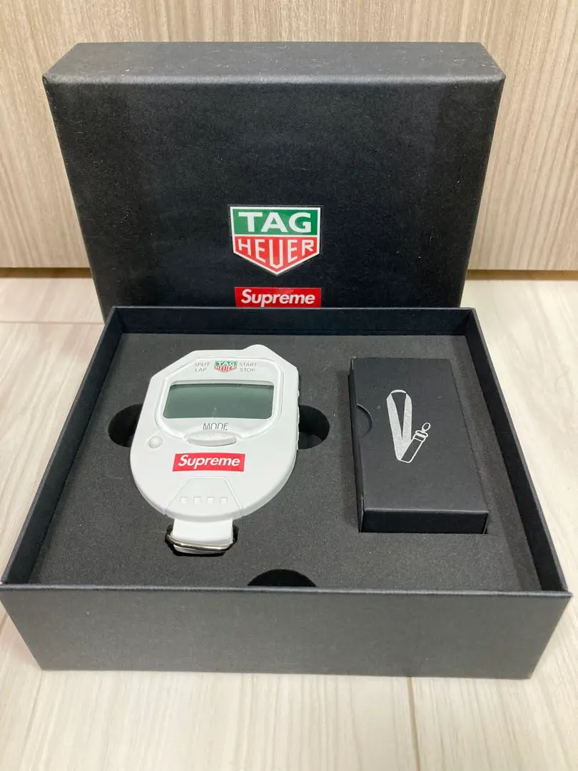 定価割れSupreme×TAGHEUERウォッチWネーム新品未使用タグホイヤー 定価割れSupreme×TAGHEUERウォッチWネーム新品未使用タグホイヤー