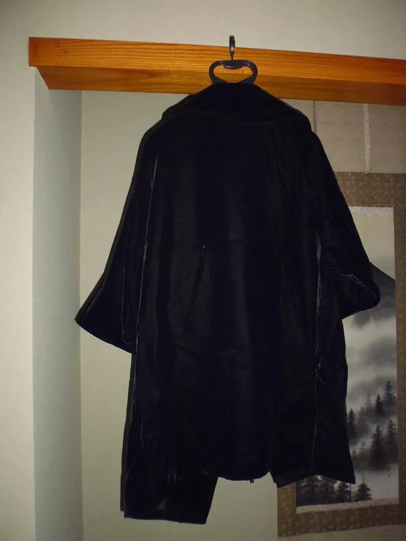 Thumbnail of Velvet coat for kimono