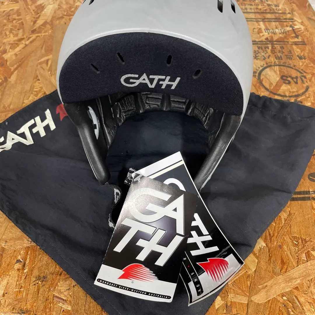 未使用 Sサイズ　サーフィン ヘルメット GATH Sサイズ 送料無料 未使用 サーフィン ヘルメット GATH Sサイズ 送料無料 - メルカリ