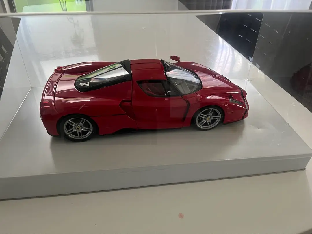 ディアゴスティーニ　エンツォフェラーリ1/10スケールセット デアゴスティーニ エンツォ・フェラーリ 1/10スケールモデル 自動車