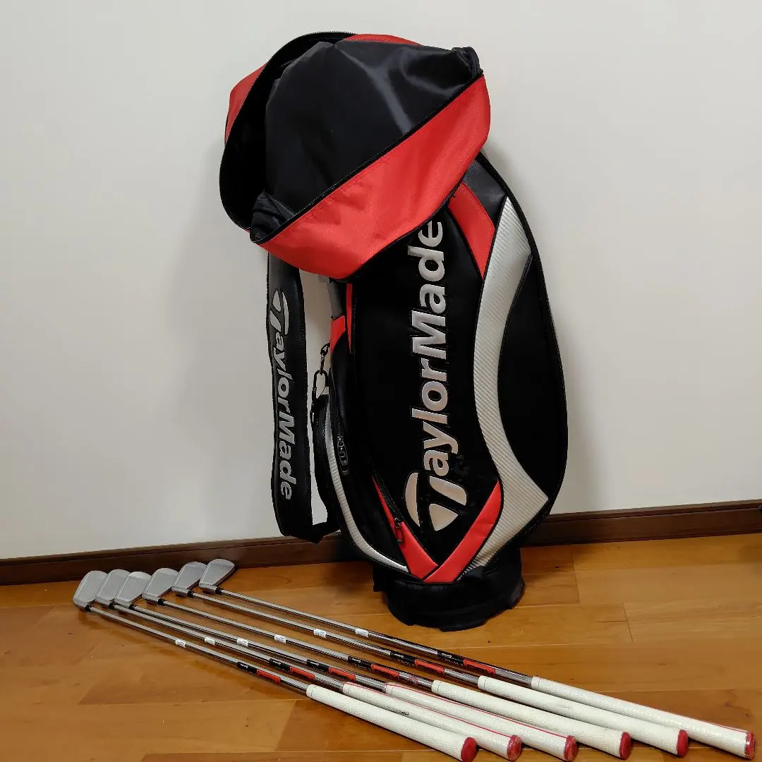 Thumbnail of TaylorMade club set