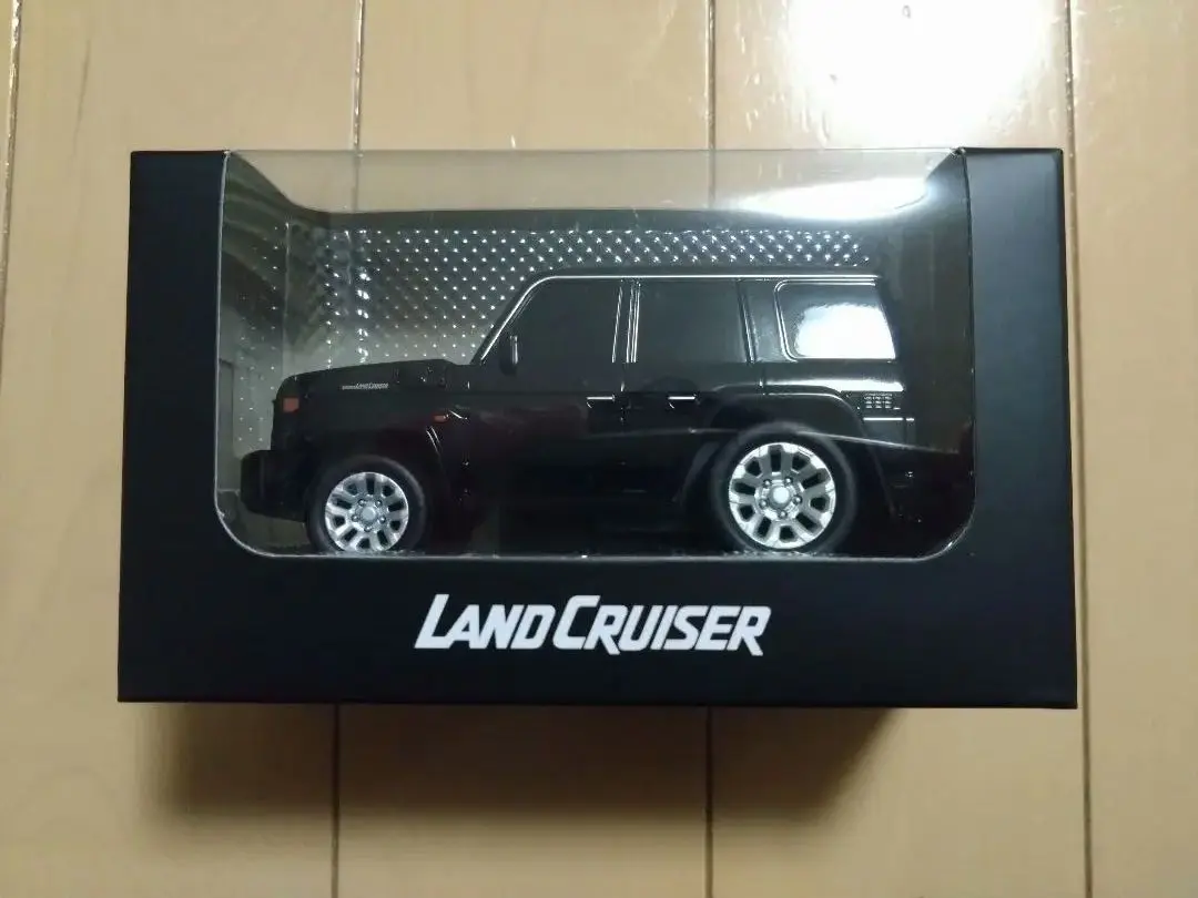 NEWRAY ニューレイ LAND CRUISER ランドクルーザーLX 70 1984年 1/32 ドア開閉 ミニカー フィギュア カラー: ブラック系 NEWRAY ニューレイ LAND CRUISER ランドクルーザーLX 70 1984年