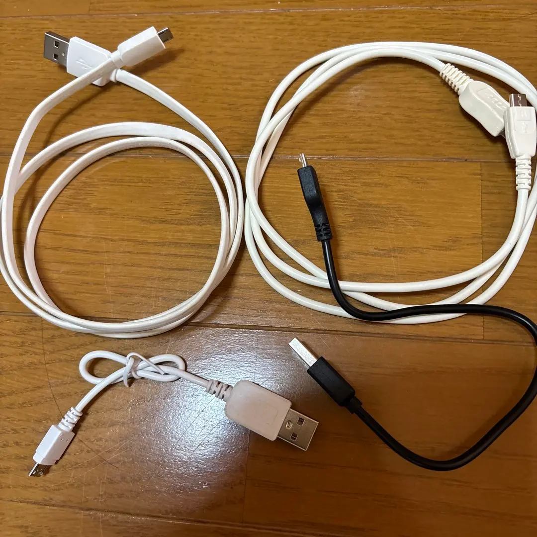 Thumbnail of 4 USB cables