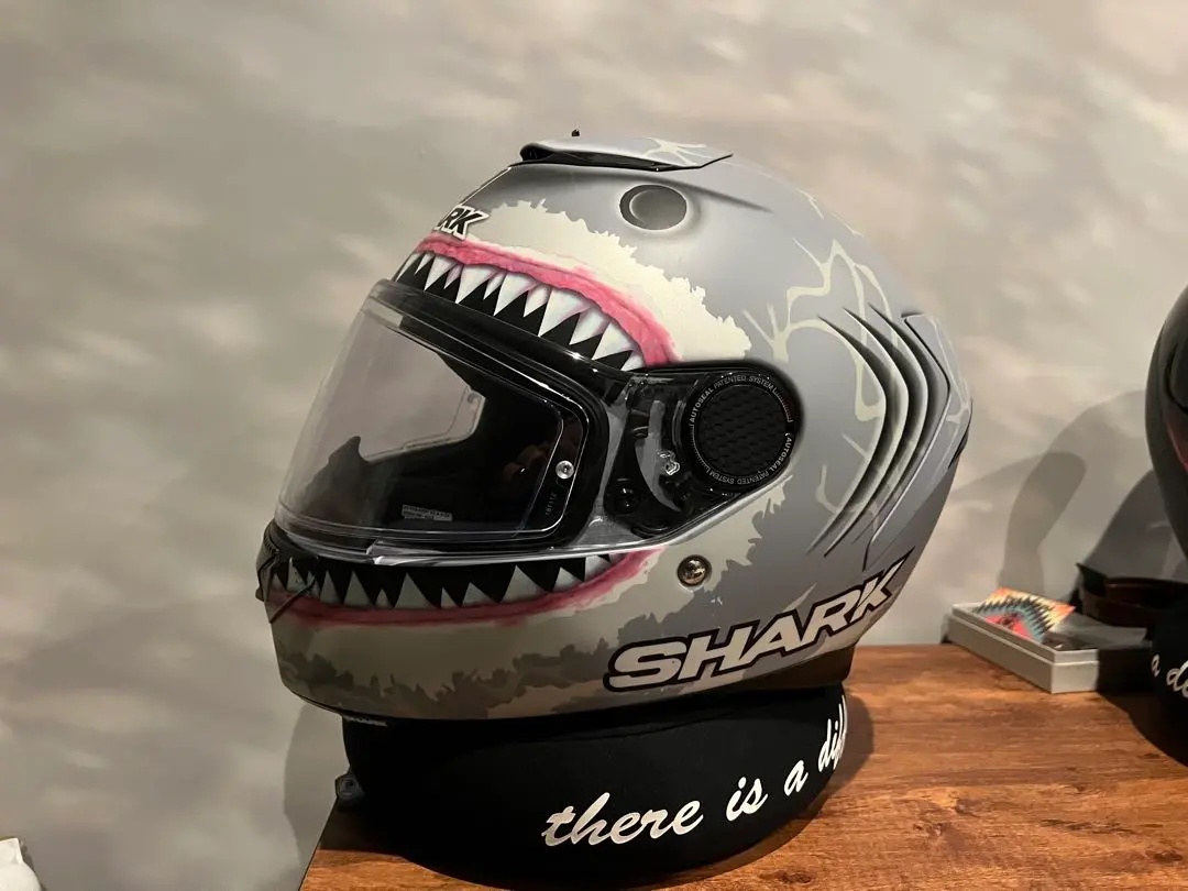 SHARK フルフェイスヘルメット ユニオンジャック　女性のみ着用 SHARK フルフェイスヘルメット ユニオンジャック 女性のみ着用