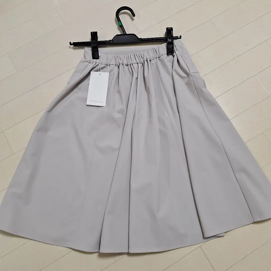 Thumbnail of Salon uniform, gray culottes, size F